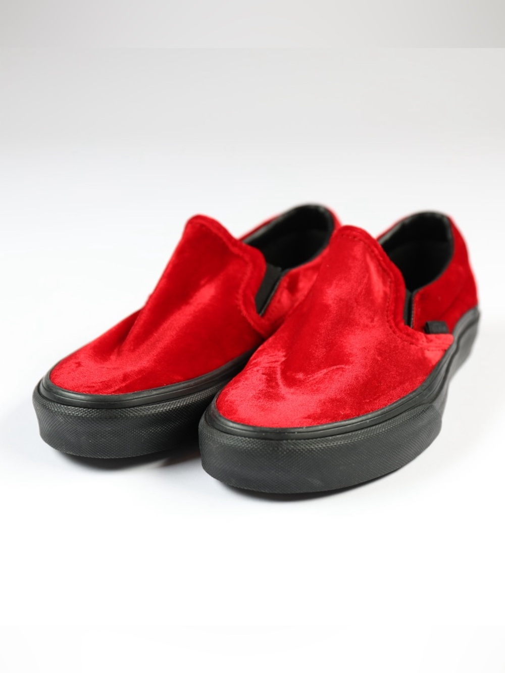 Red Velvet Vans Slip On Shoes Women’s 5.5